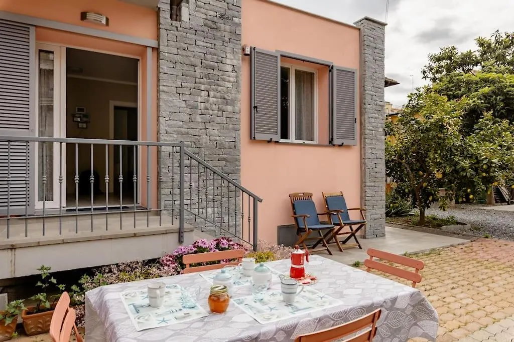 Laura Al Mare Apartment San Bartolomeo Al Mare